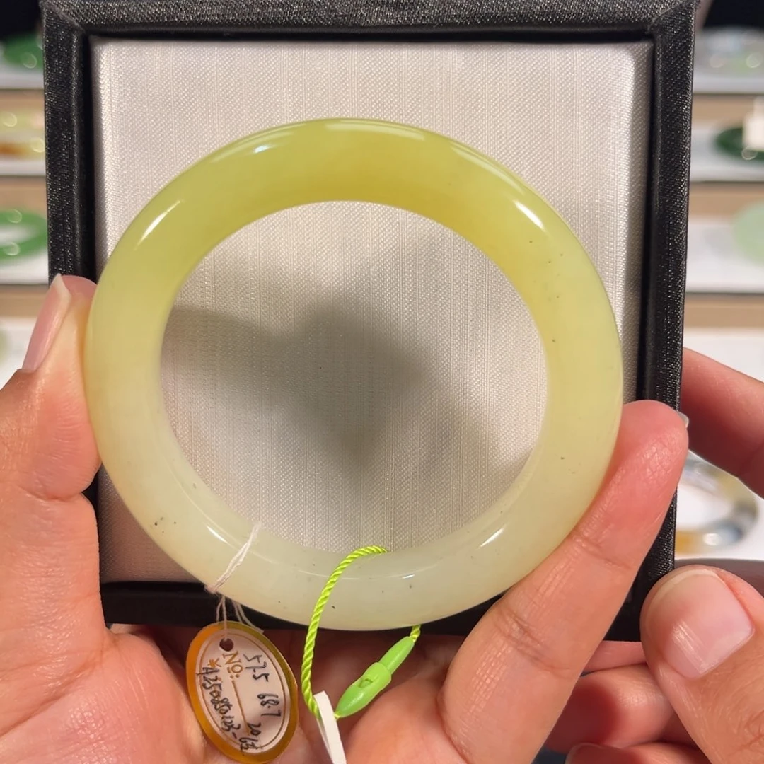 和田玉未镶嵌手镯鸡油黄青花黄口渐变