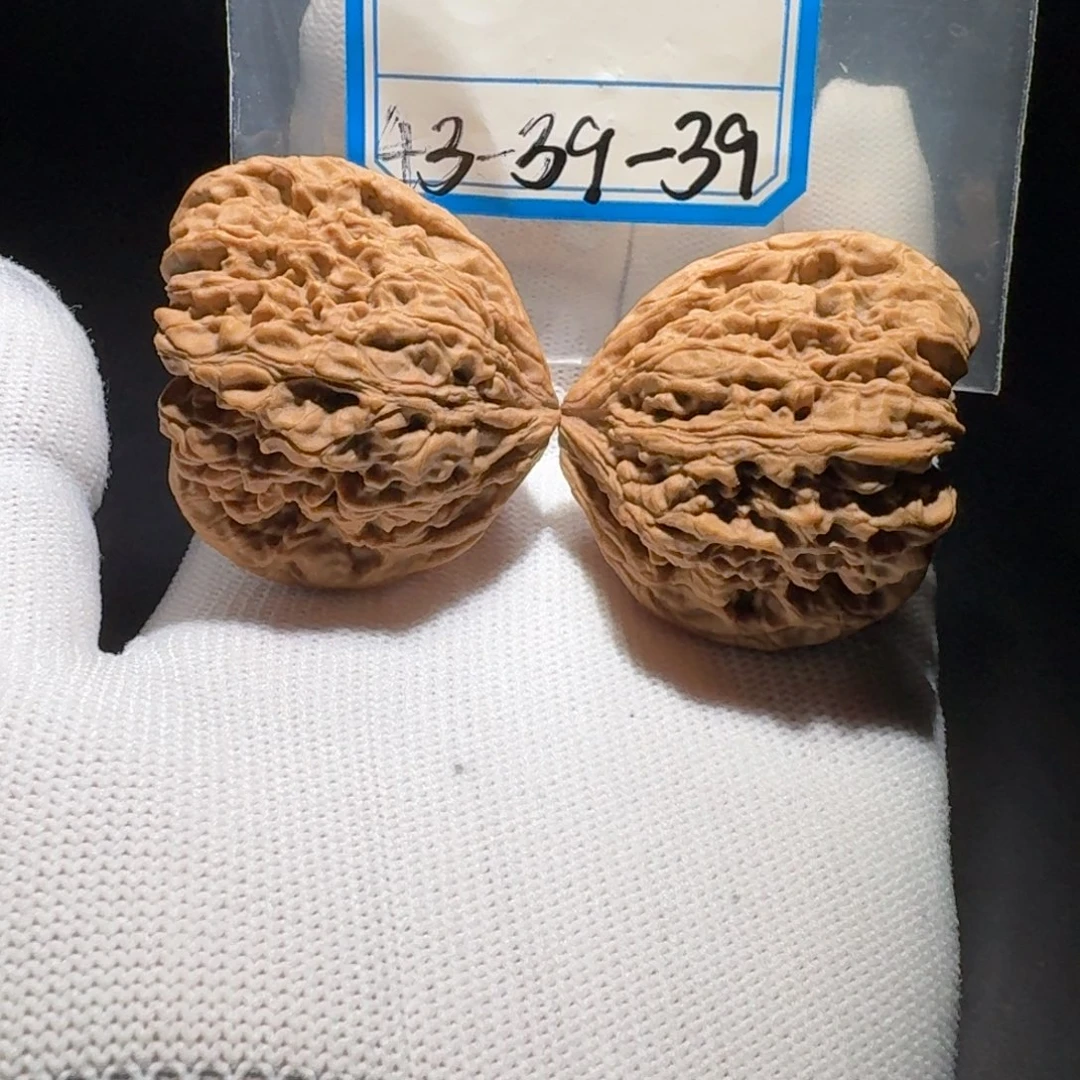 文玩核桃把件13号村将有黄