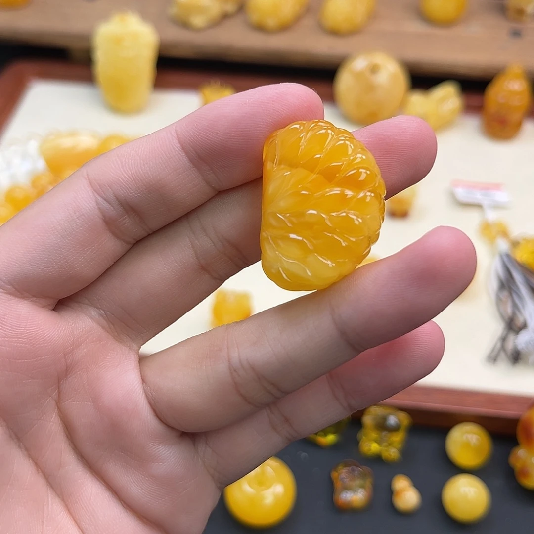 琥珀未镶嵌珠宝奇石
