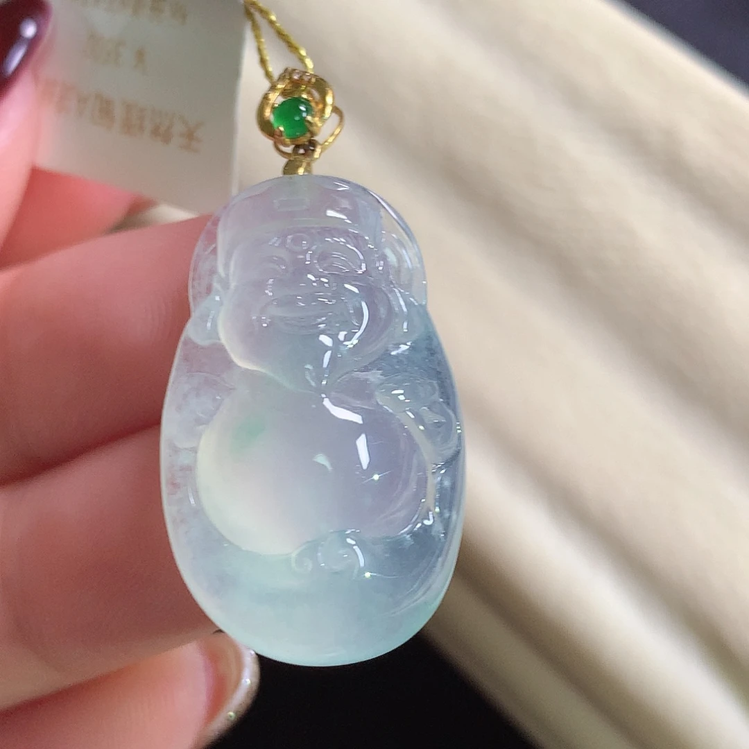 翡翠18K金镶嵌颈饰财神
