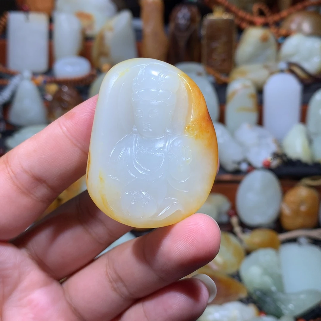 用***5和田玉未镶嵌颈饰