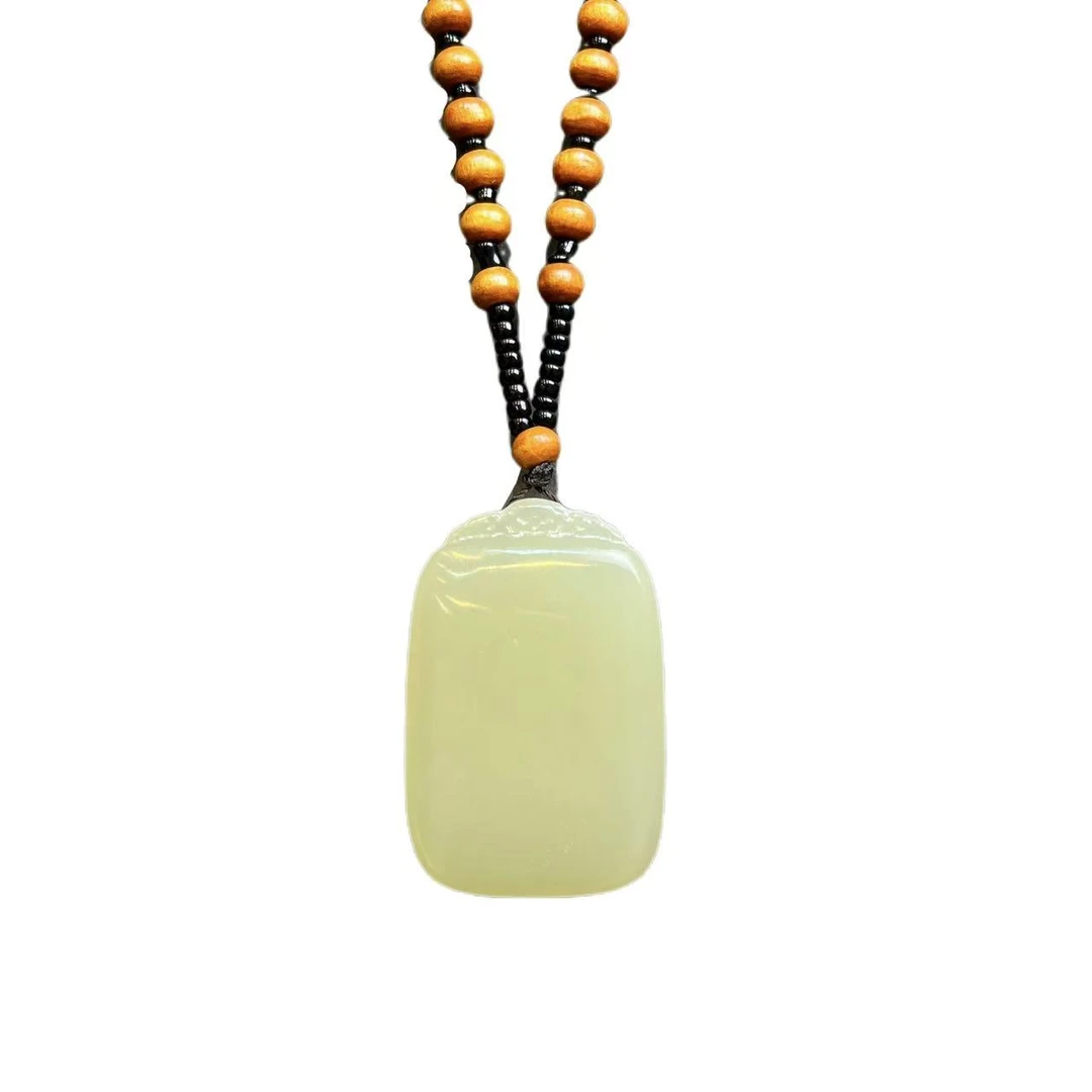 晴湖水绿厚桩玉牌（赠珠链） H01-18