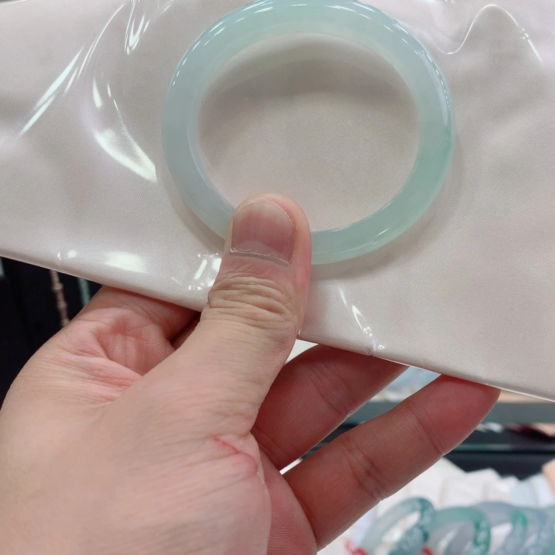 翡翠手镯未镶嵌买断