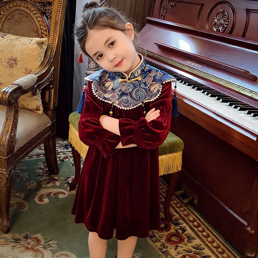 红色拜年服女童新中式云肩连衣裙2026新款儿童国风加绒公主裙童装