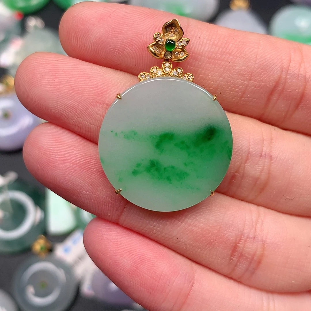 颈饰18K金镶嵌翡翠翡翠吊坠