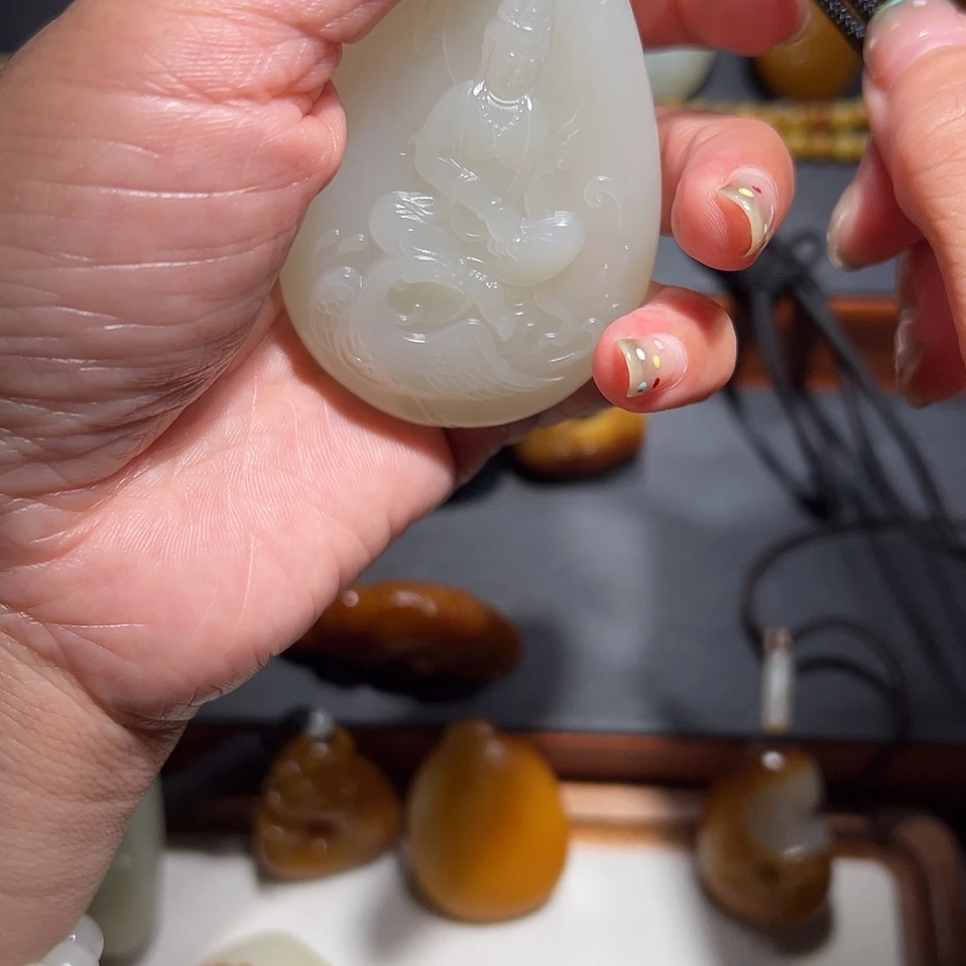 静***修和田玉未镶嵌颈饰