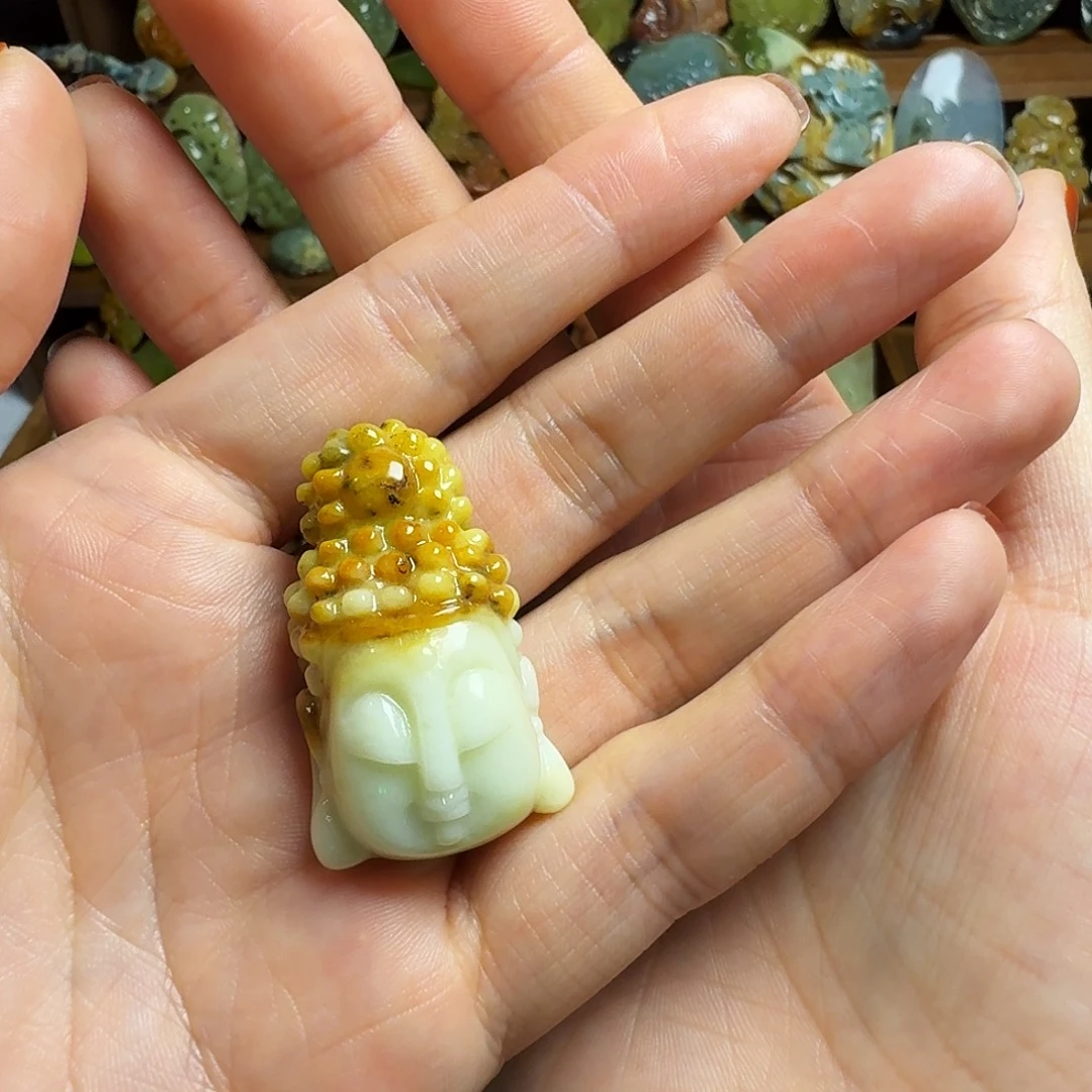 s***妮蛇纹石玉未镶嵌颈饰