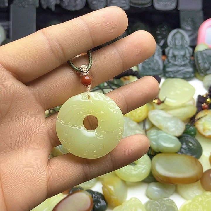 颈饰未镶嵌和田玉