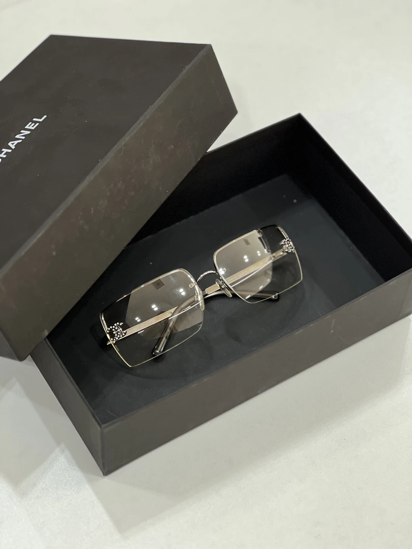 95新 Chanel/香奈儿 夏七中古/水钻logo半包镜片/太阳镜9