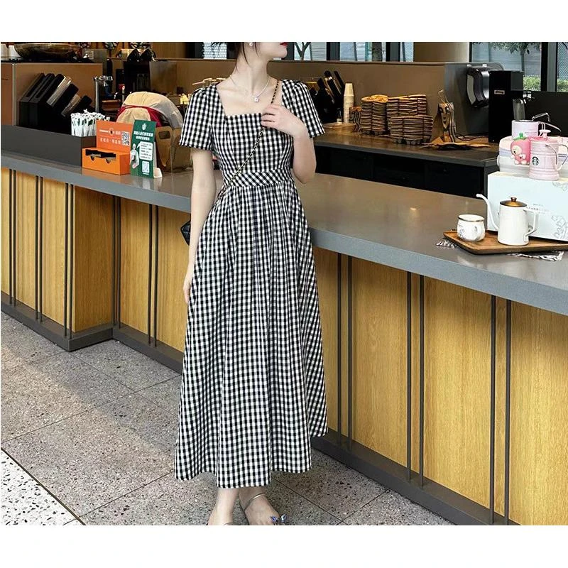 格子方领连衣裙子女2024新款茶歇法式高端精致温柔风显瘦长裙6766