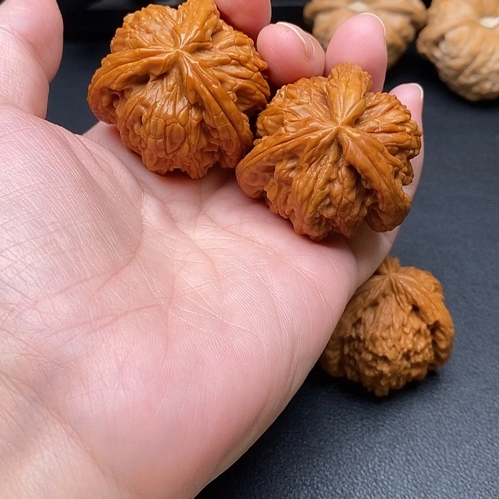 7***进文玩核桃把件白奔