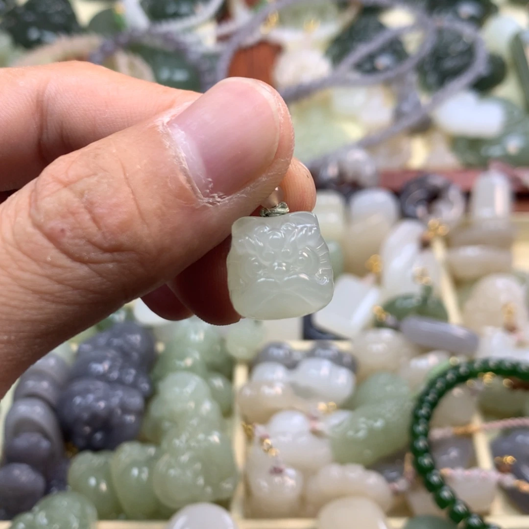 【闪购商品】和田玉未镶嵌颈饰c****e