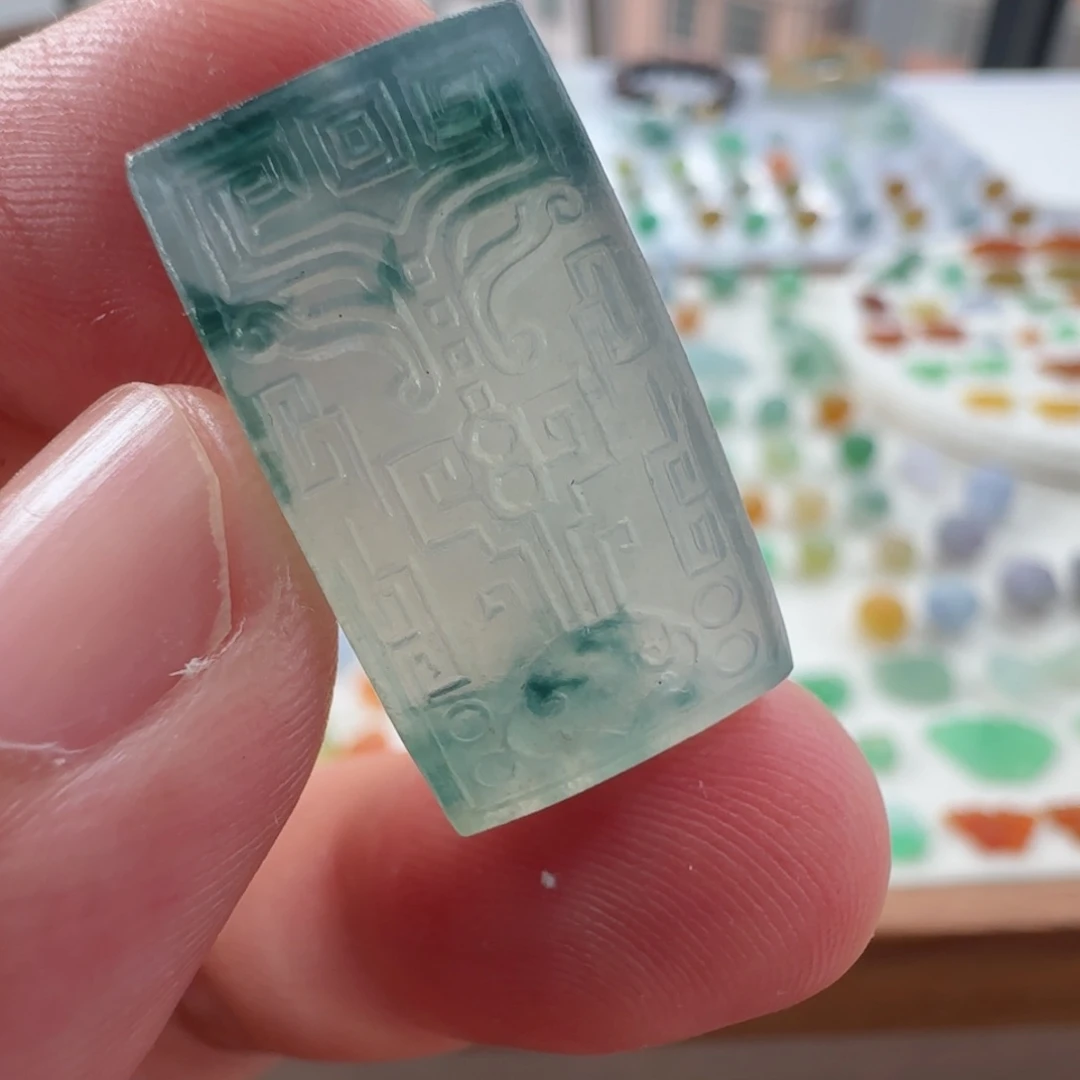 未镶嵌定制翡翠超*M定制翡翠毛货不退不换