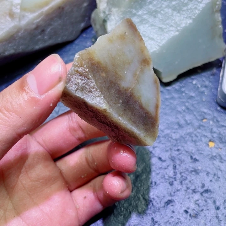 和田玉未镶嵌珠宝半成品