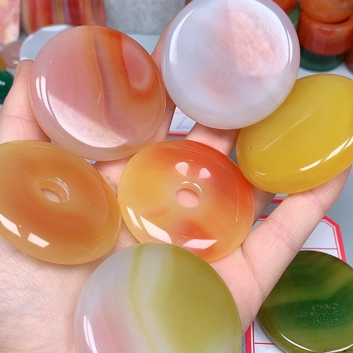 言***玉未镶嵌颈饰玛瑙/玉髓