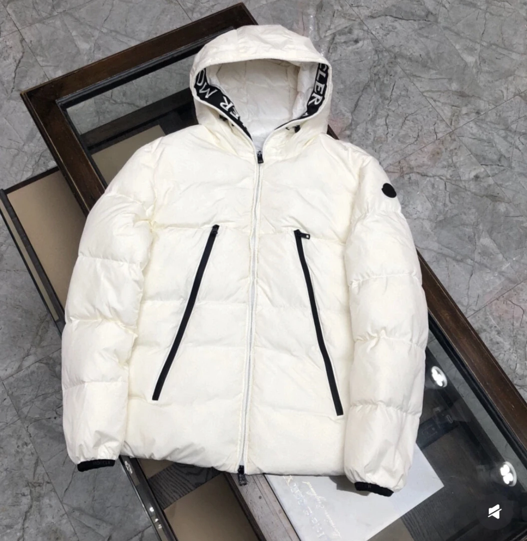 99新 MONCLER pp1074 锦纶 白色袖标logo羽绒服 2码