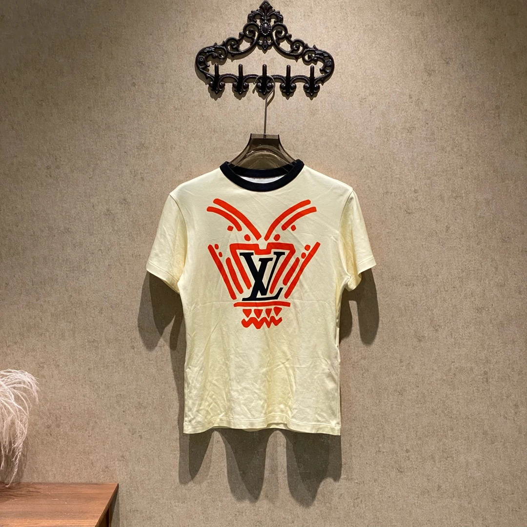 99新 LouisVuitton/路易威登 米色大logo短袖/s码/无领标/35131