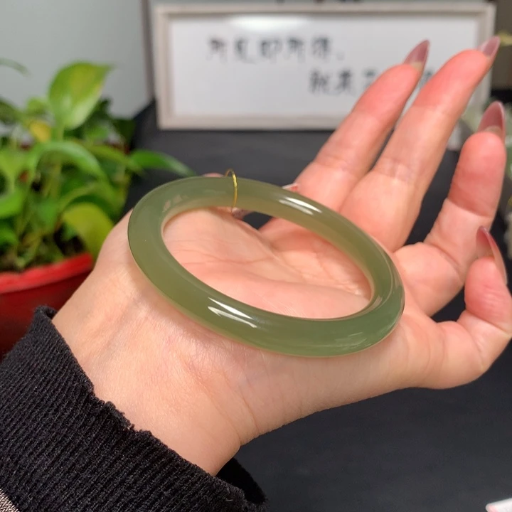 和田玉手镯未镶嵌54