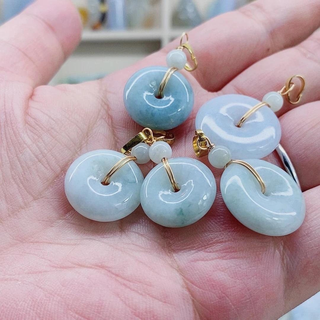 颈饰未镶嵌翡翠天然