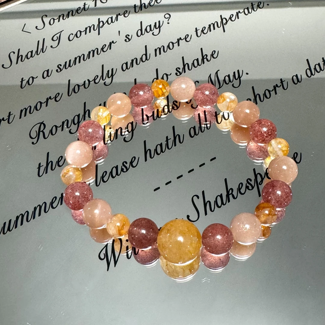 【秋日漫步】天然橙月光+草莓晶+橙胶花设计款手串