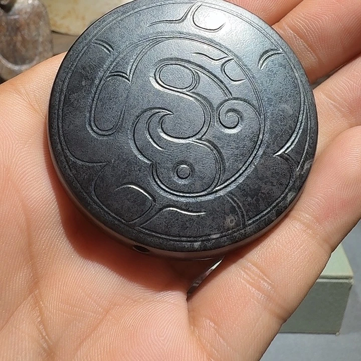 王***甯和田玉（糖玉）未镶嵌颈饰