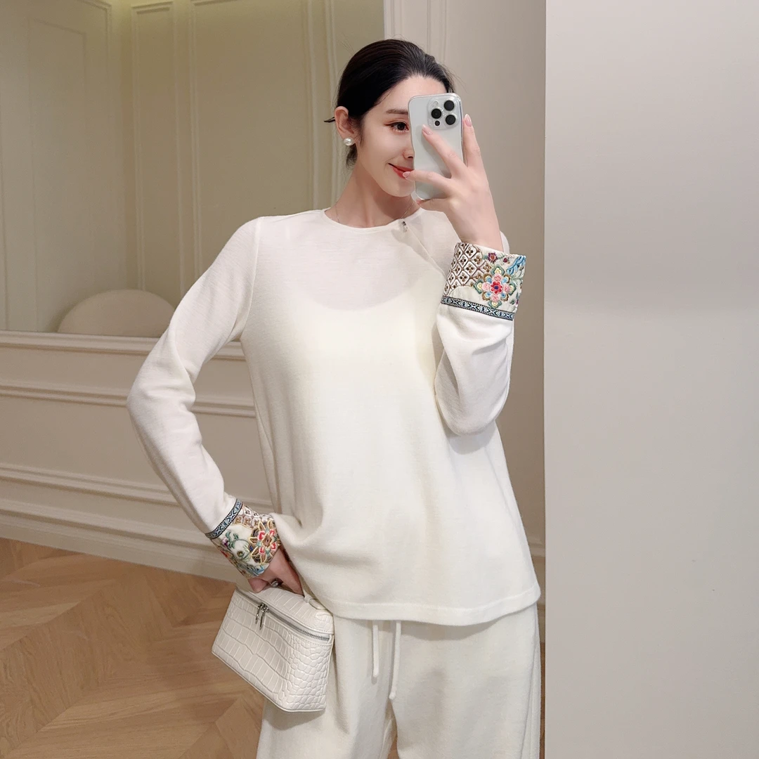 嫚渡|新中式系列 秋季新品重工刺绣斜襟盘扣圆领长袖白色国风上衣