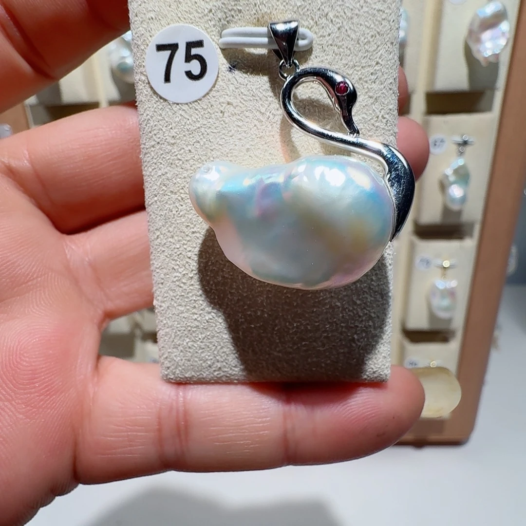 淡水珍珠合金颈饰