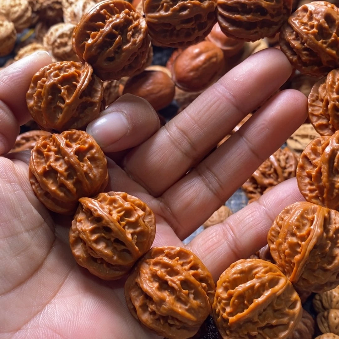 R***.文玩核桃吊坠粗筋