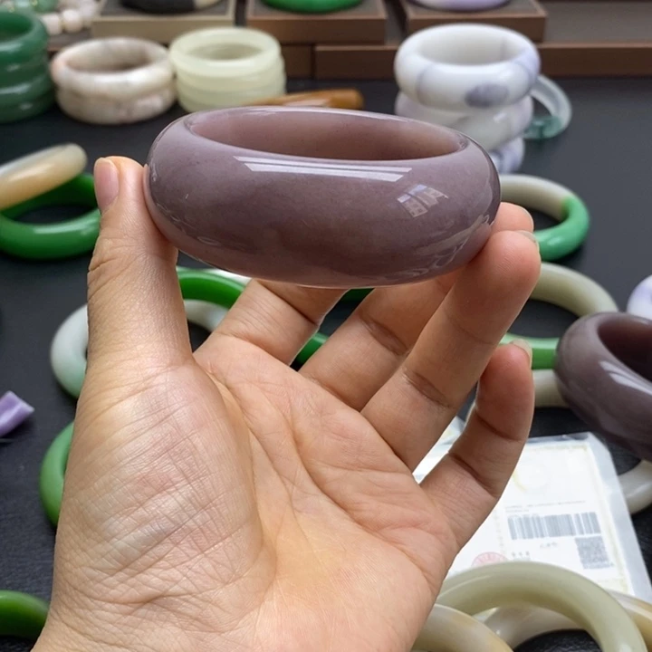 石英质玉手镯未镶嵌水**?