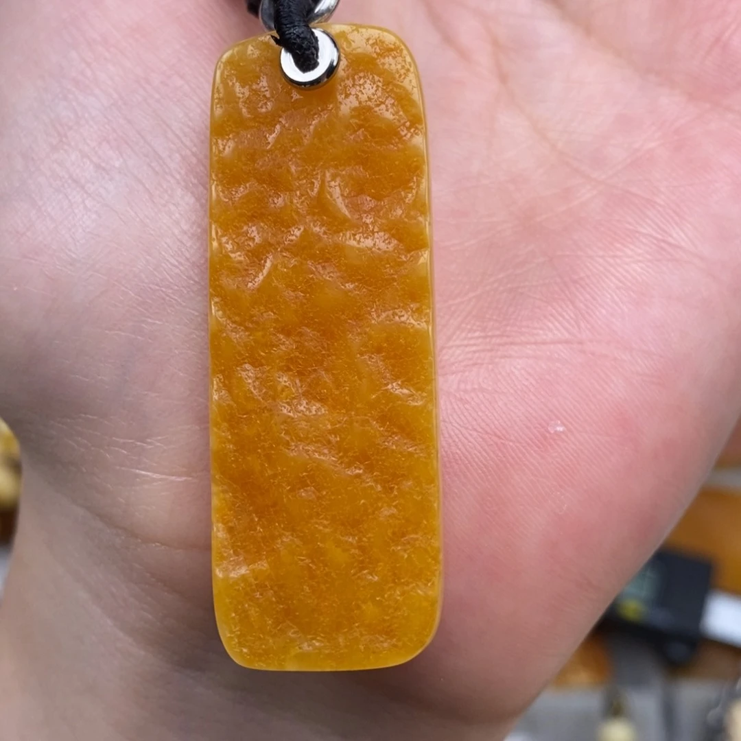 未镶嵌琥珀珠宝奇石