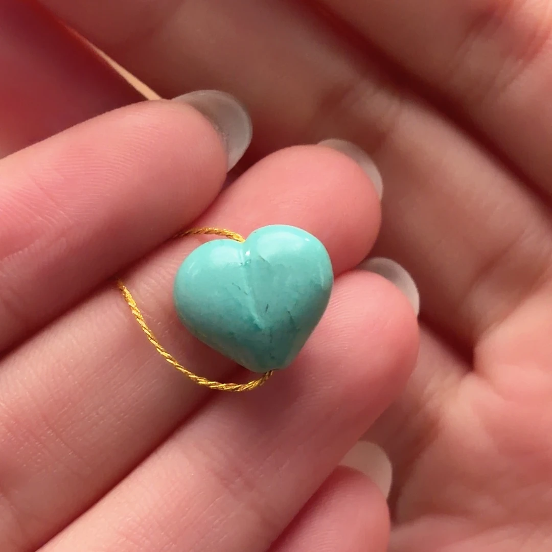 绿松石未镶嵌颈饰