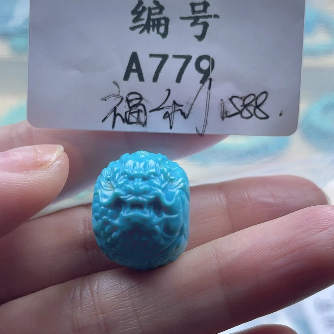 绿松石未镶嵌天然原矿绿松石雕刻件