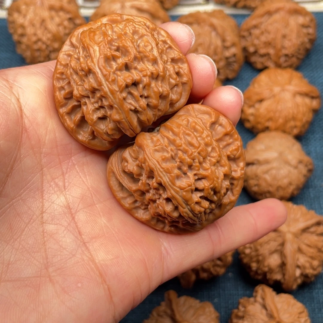 文玩核桃把件41全品三角白