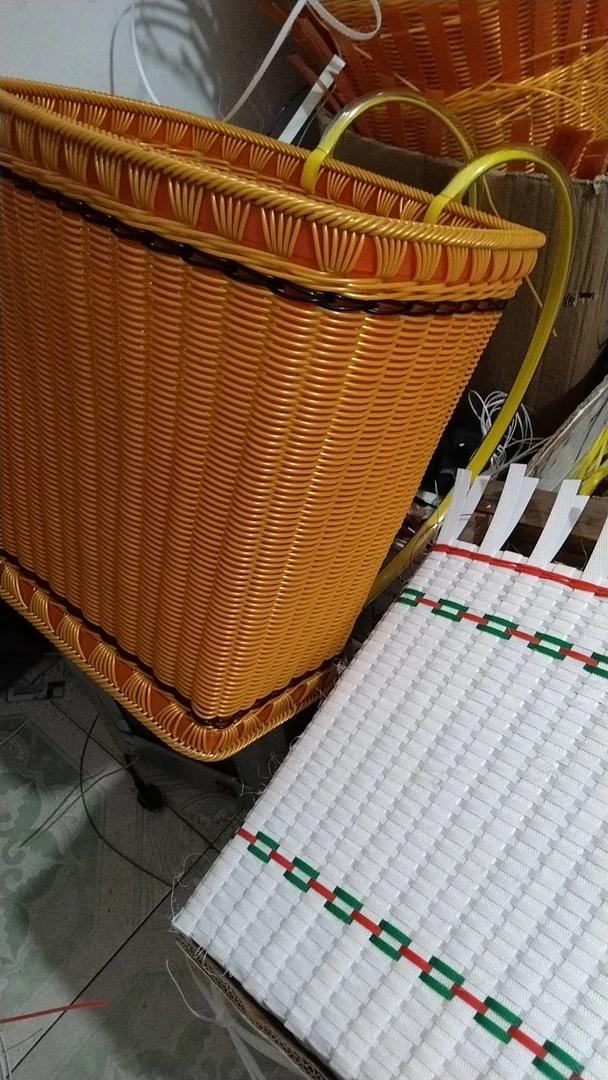 民族风塑料背篓手工编织加厚背篼家用买菜农用