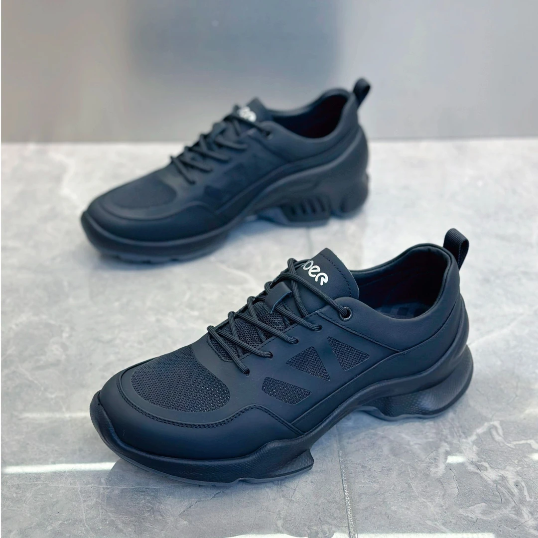 2025新款休闲鞋时尚百搭潮流男士黑色透气网面户外通勤健步运动鞋