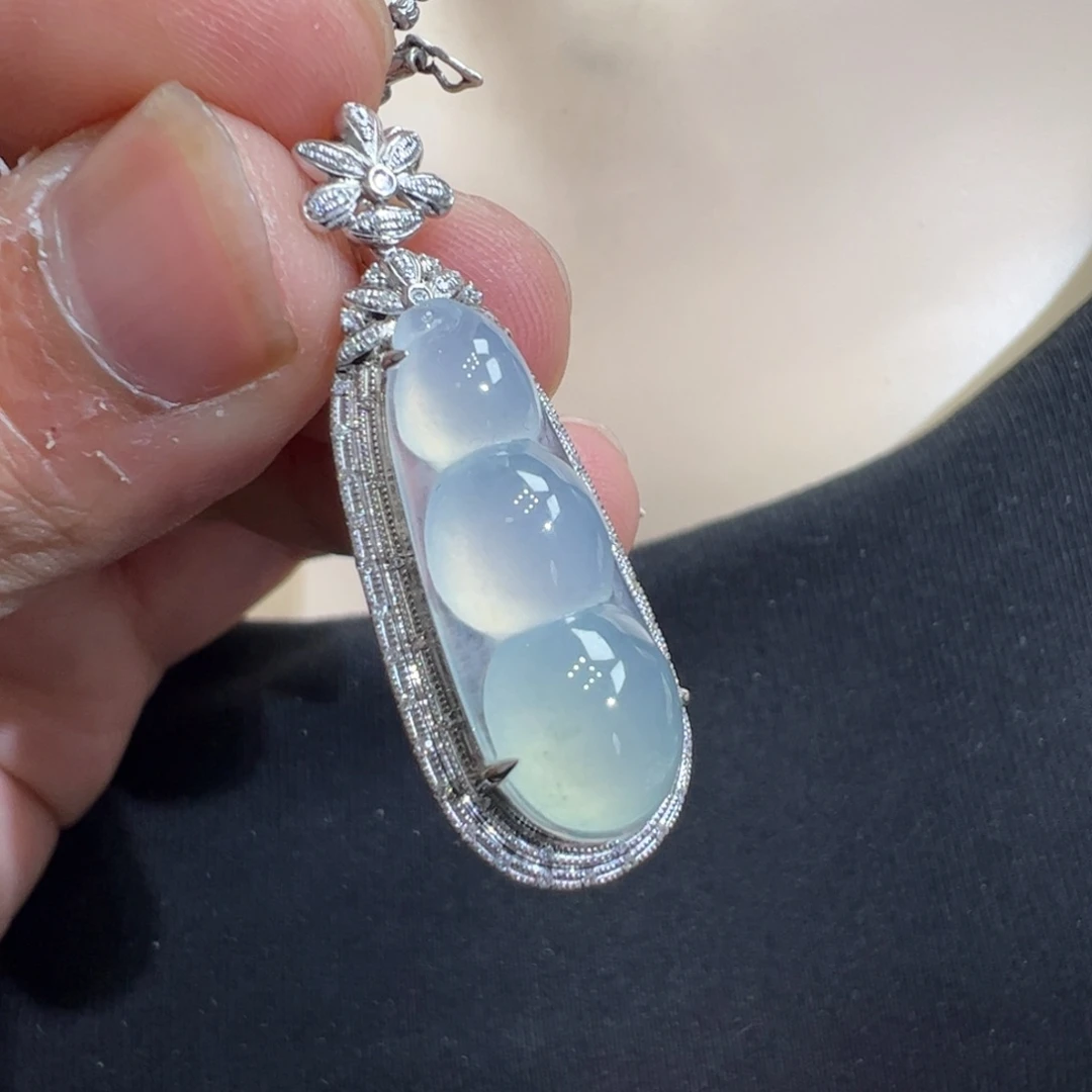 翡翠吊坠(不含链)18K金镶嵌