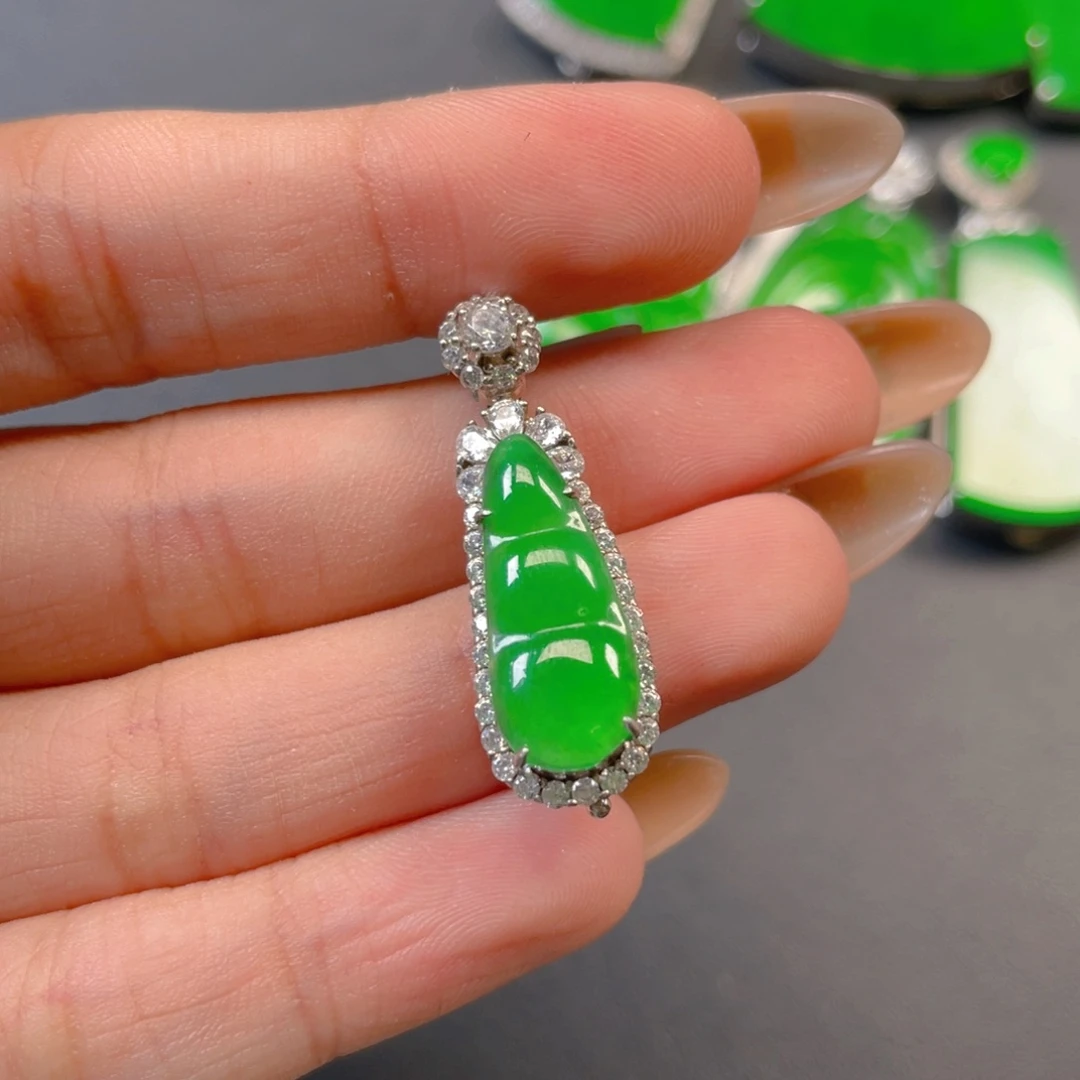 【闪购商品】颈饰银S925镶嵌翡翠翡翠