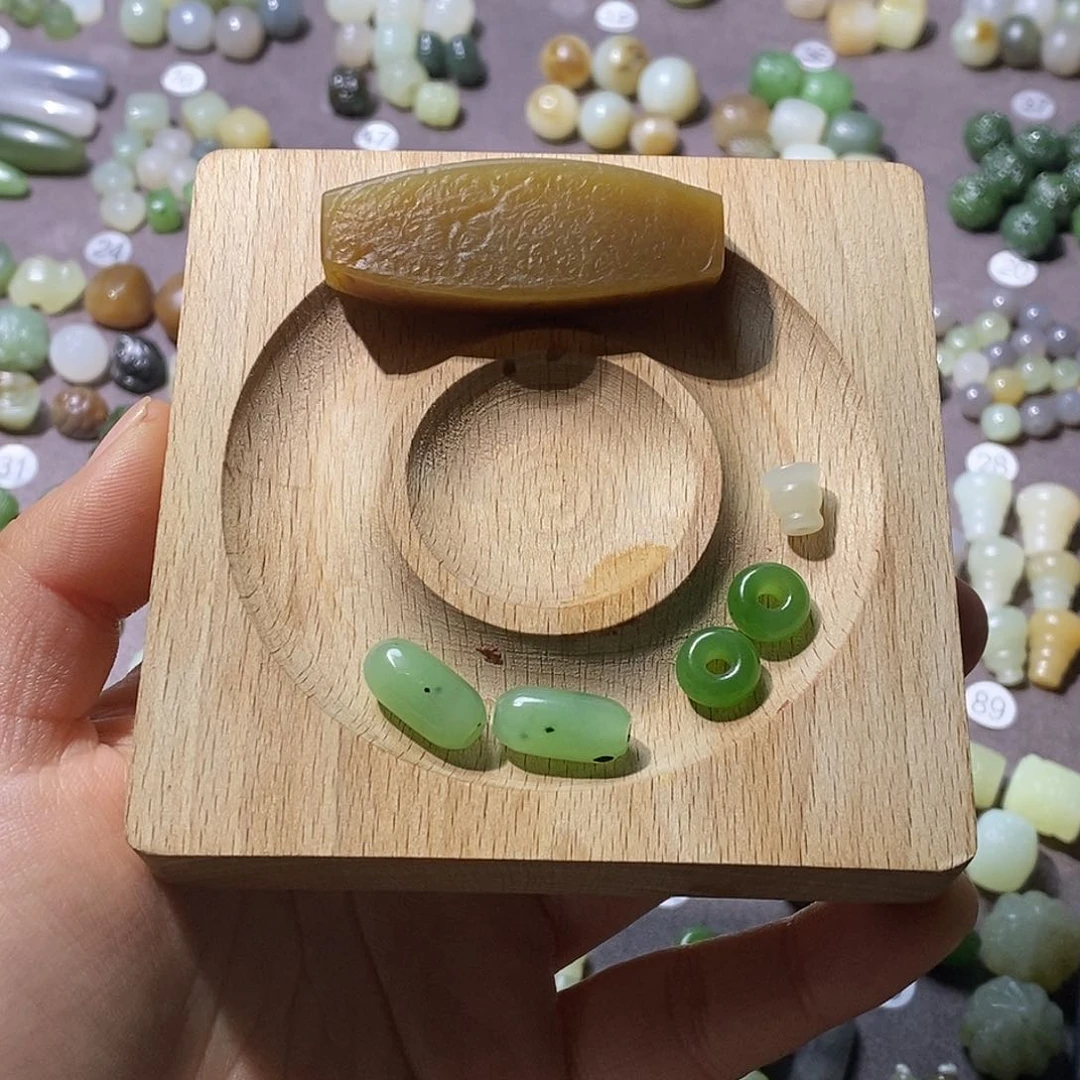 和田玉颈饰未镶嵌闲**火