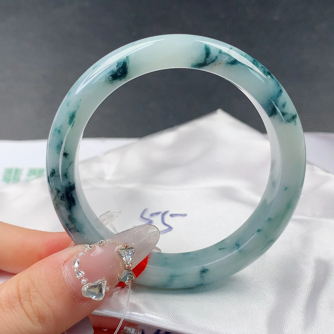 翡翠手镯未镶嵌66正56