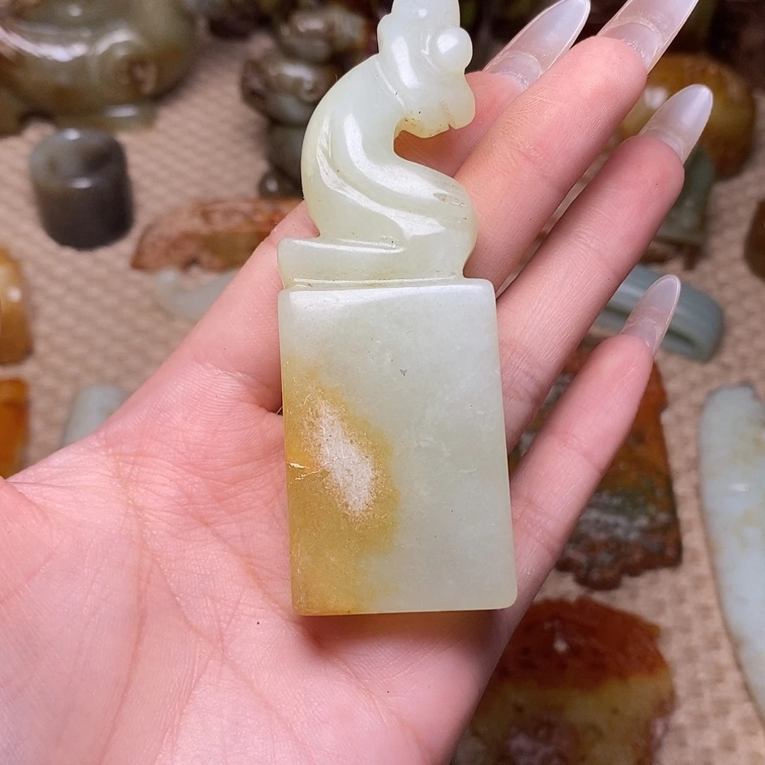 未镶嵌蛇纹石玉颈饰