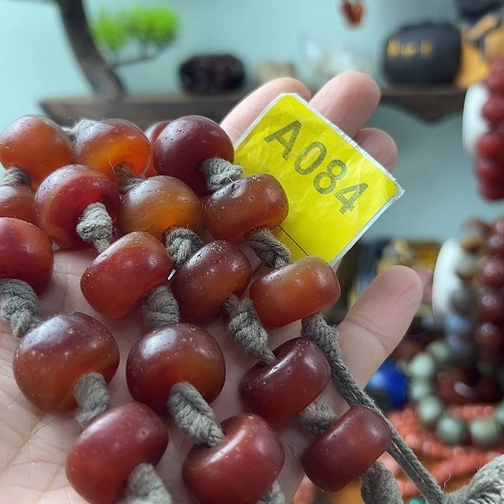 蕾***赵玛瑙/玉髓合金颈饰
