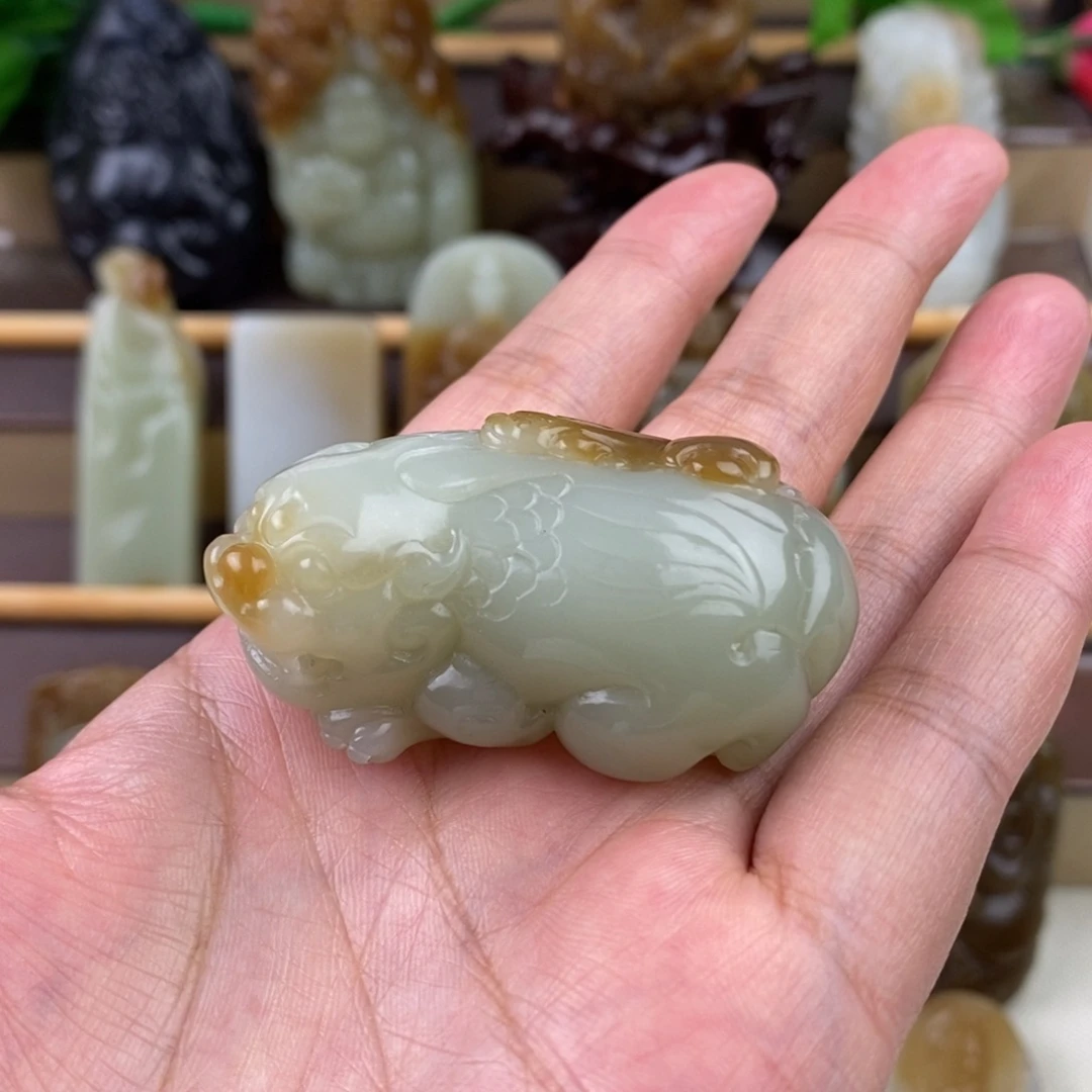@***哥和田玉未镶嵌颈饰