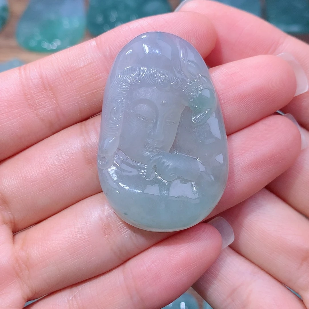 颈饰未镶嵌翡翠佛光天下