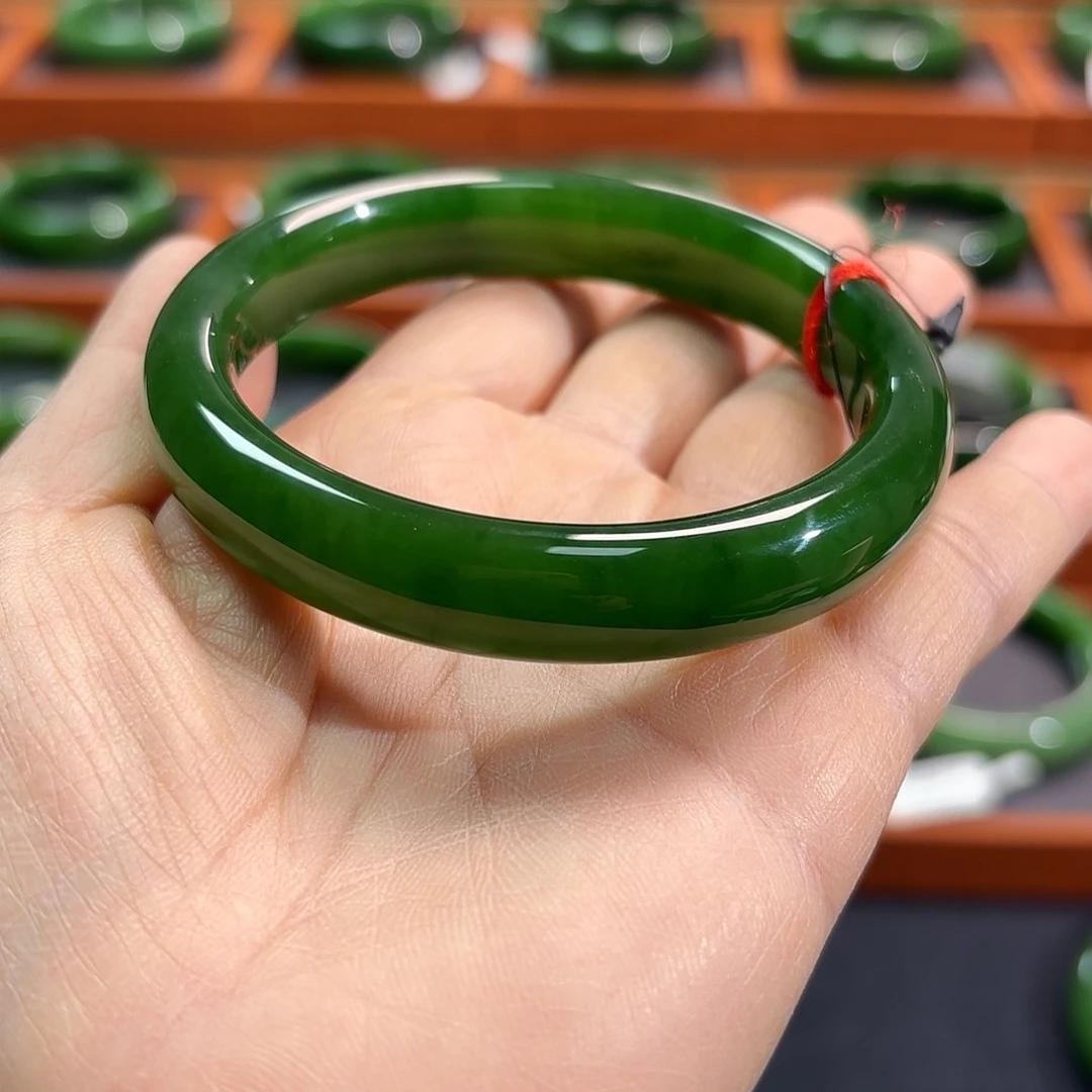 和田玉（碧玉）未镶嵌手镯碧玉冰底菠菜绿