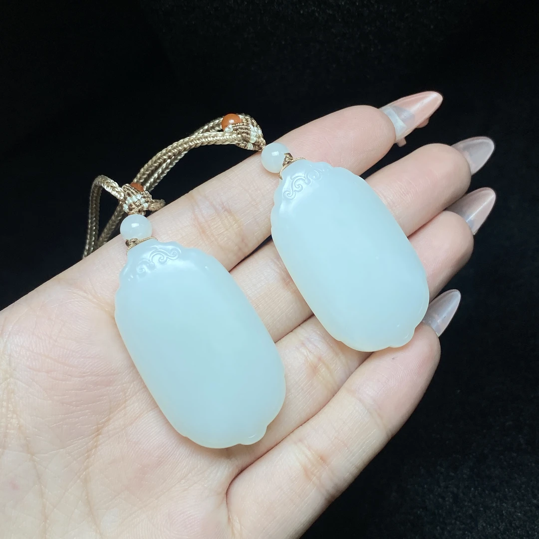 【小北珠宝】和田玉吊坠约40*23mm带绳【多样性发一件】19-WS05X337
