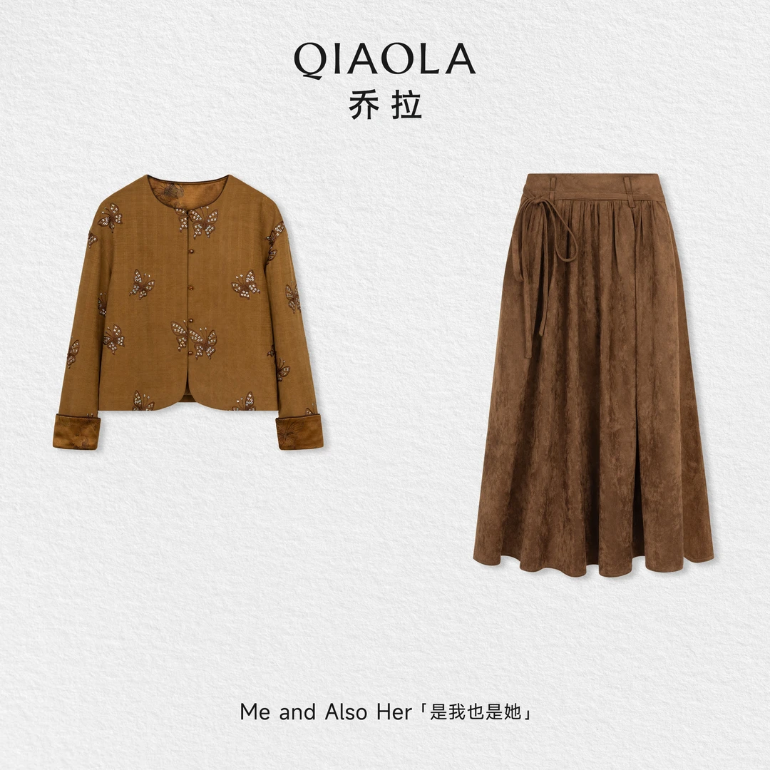 QIAOLA/乔拉【焦糖叙事】秋冬梭织绣花珠片圆领外套仿牛皮绒A字长裙