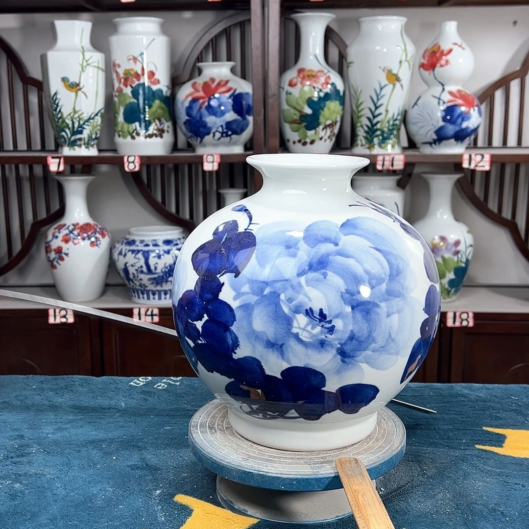 摆件景德镇陶瓷石青牡