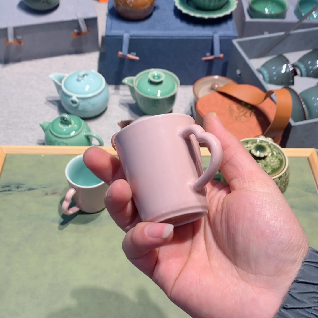 虚***王龙泉青瓷茶具一套