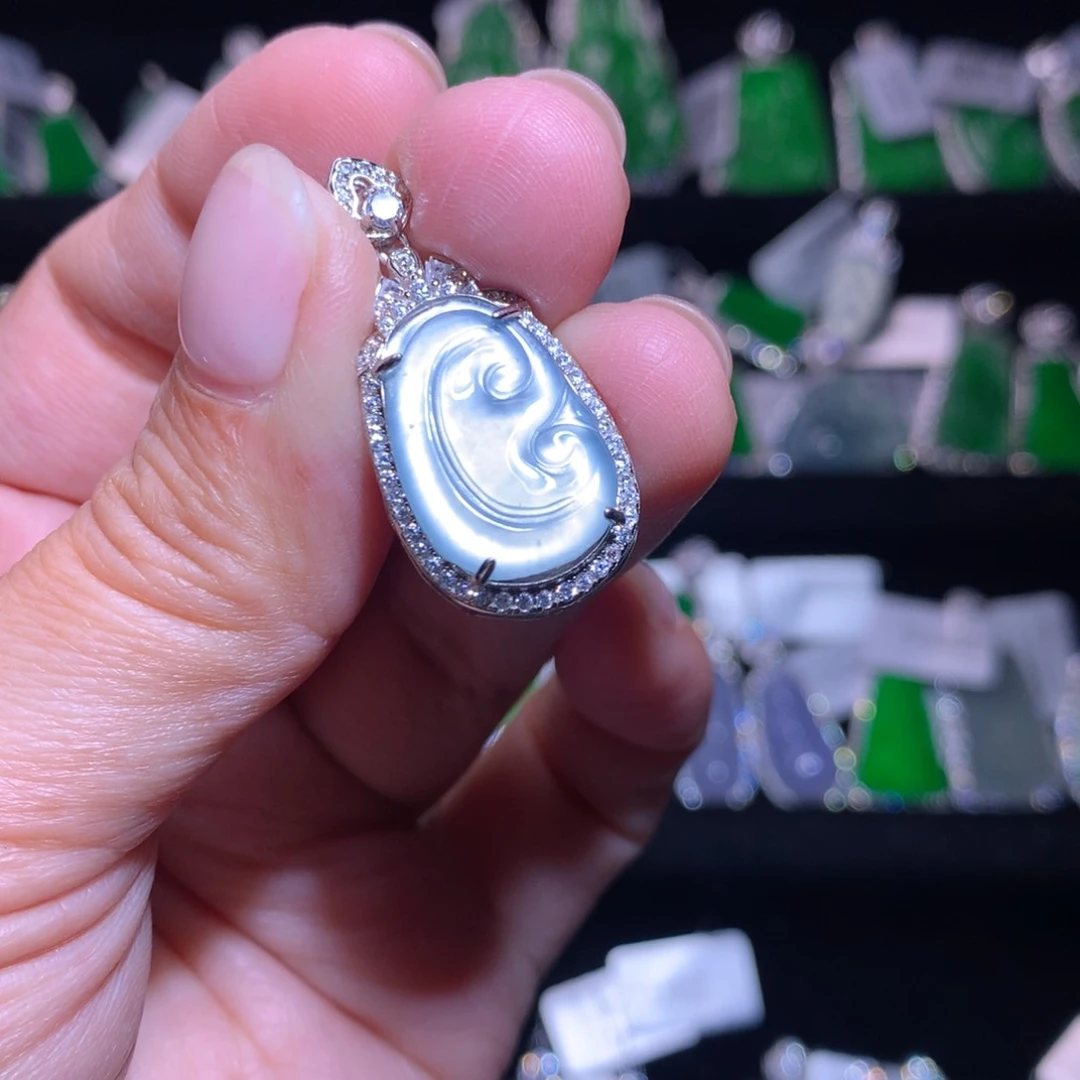 【闪购商品】颈饰银S925镶嵌翡翠