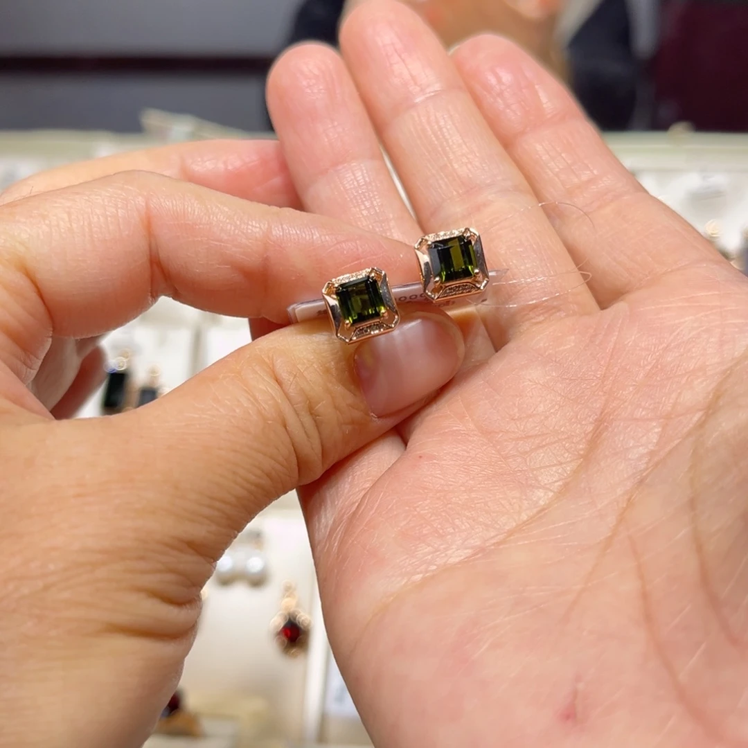 碧玺耳饰18K金镶嵌清**雨